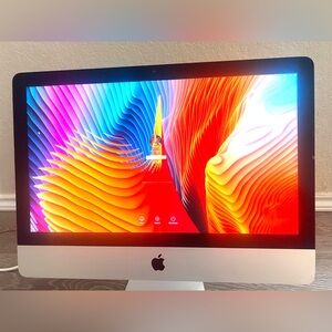 Apple iMac with Vivid Display - Silver and Black Tested Working Perfect 2019